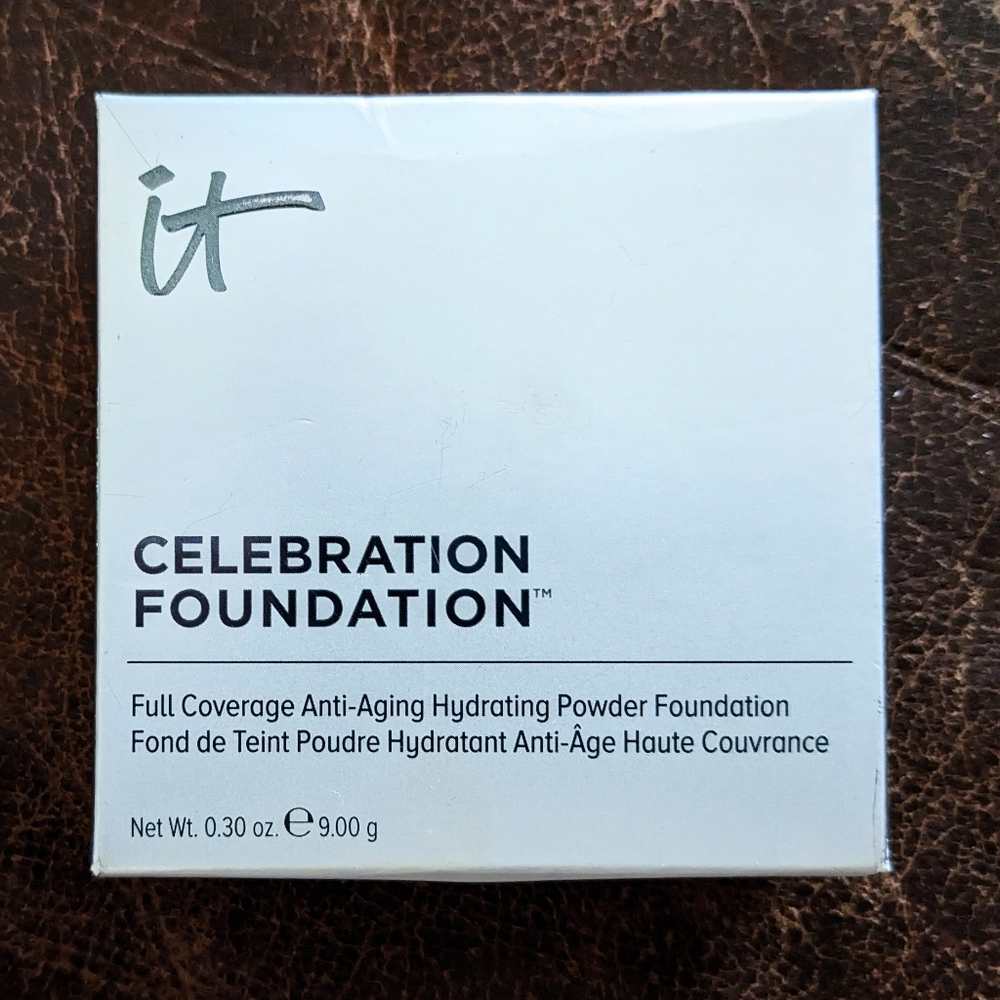 It Cosmetics, Celebration Foundation Light, Full size, New in the box